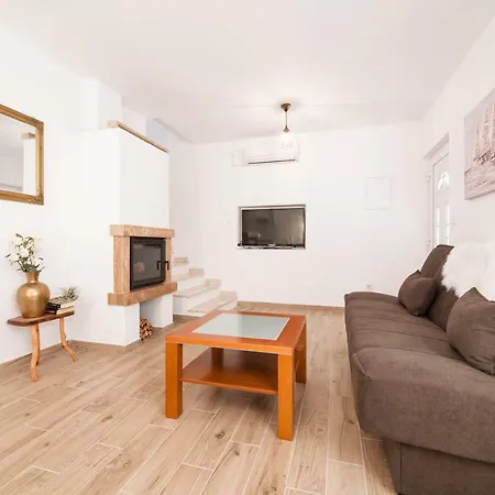 Villa Bijeli Dvori Skradin